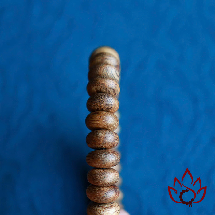 Vòng Trầm Hương Hạt Dẹp | 8 ly | Trầm Tốc Kiến Tự Nhiên Lâu Năm